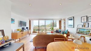rec to balcony- click for photo gallery